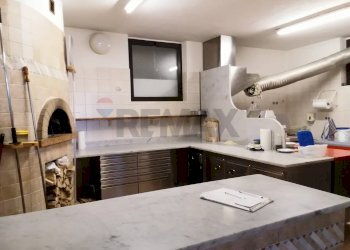 Cucina - Locale Commerciale Via Conte
 
42, Lamon - foto 4