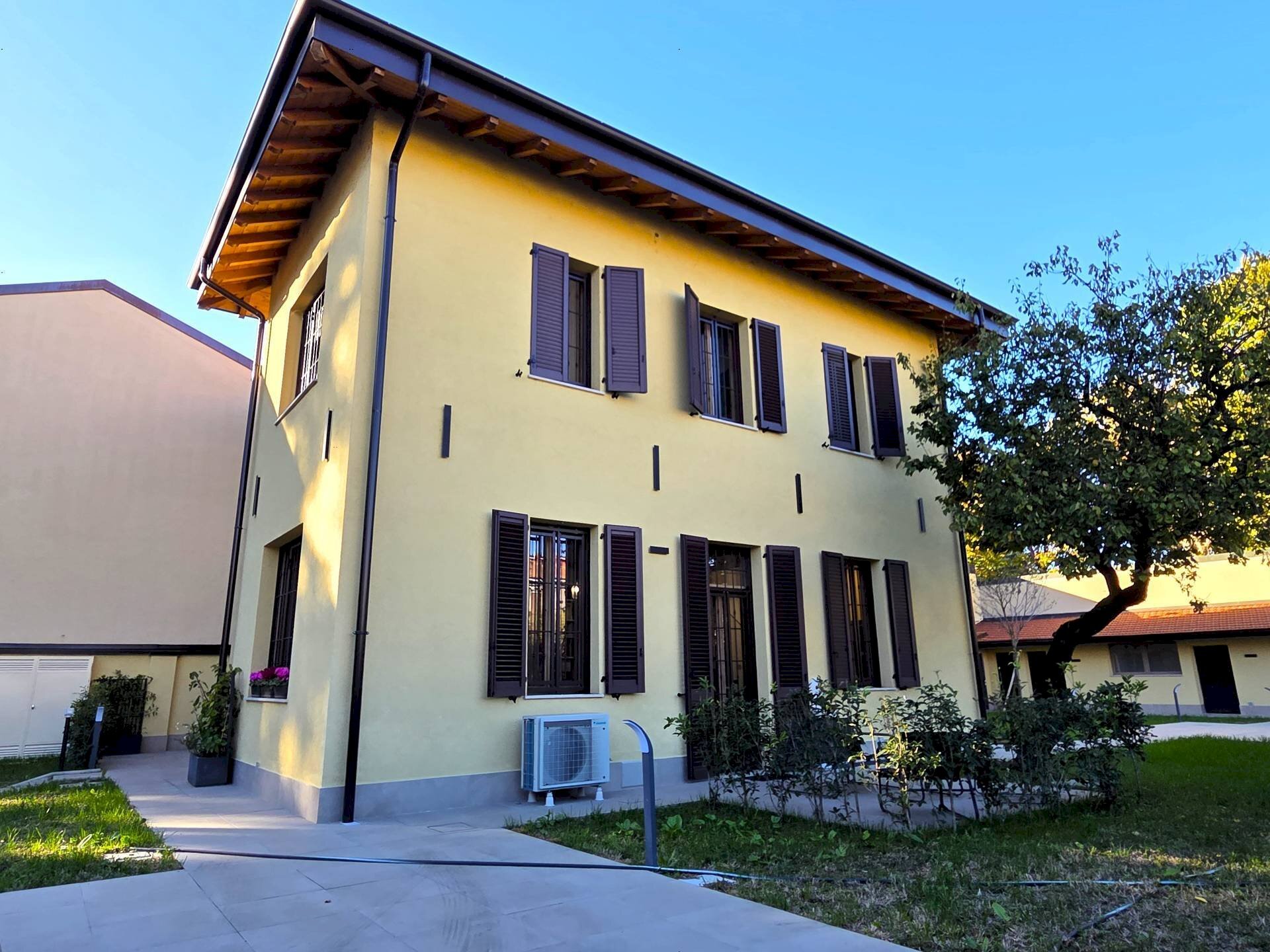 Foto 2 - Villa Via Dante
33, Opera - foto 2