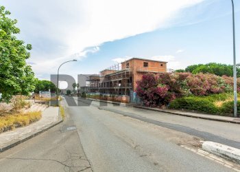 Edificio all\'aperto - Commercial Premises Corso Europa
10, Giarre - photo 9
