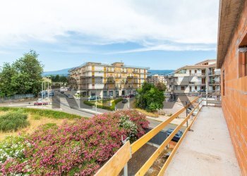 Edificio all\'aperto - Commercial Premises Corso Europa
10, Giarre - photo 68