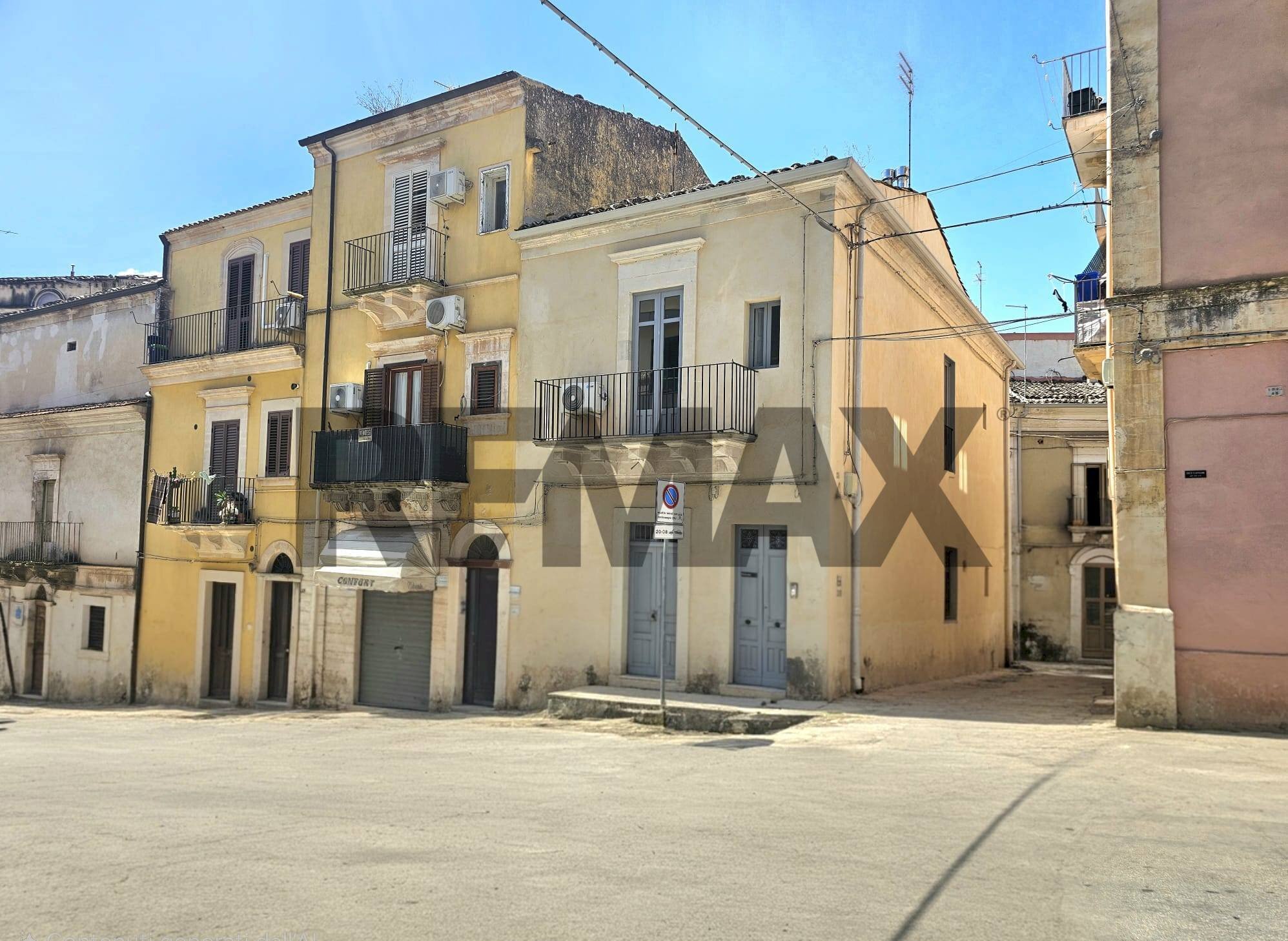 Edificio all\'aperto - Casa indipendente P.ZZA SALVATORE
 
28/29, Ragusa - foto 1