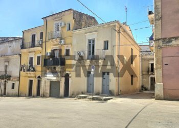 Edificio all\'aperto - Casa indipendente P.ZZA SALVATORE
 
28/29, Ragusa - foto 1