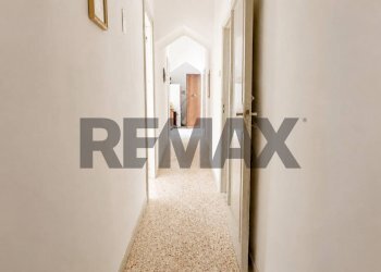 Hall / corridoio - Apartment Via Luigi Barberi
 
5, Erice - photo 11