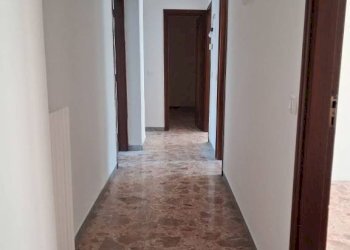 Corridoio - Appartamento via Umbria, 228, Taranto - foto 2