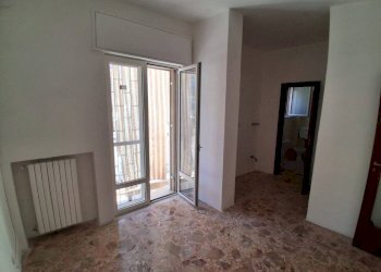 Cucina - Appartamento via Umbria, 228, Taranto - foto 9