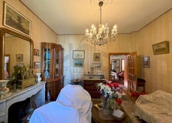 Sala da pranzo - Villa viale Dardanelli, Rimini - photo 24