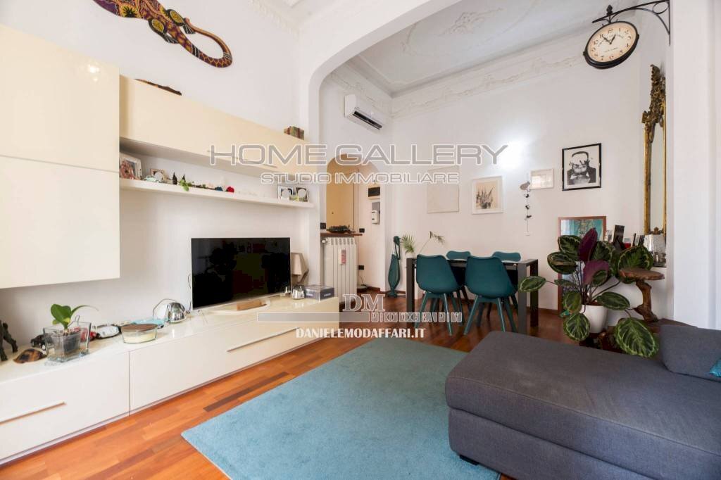 Soggiorno - Three-room apartment via Carlo Barabino, Genova (neighborhood Foce) - photo 3