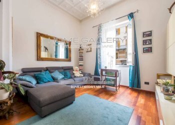 Soggiorno - Three-room apartment via Carlo Barabino, Genova (neighborhood Foce) - photo 2
