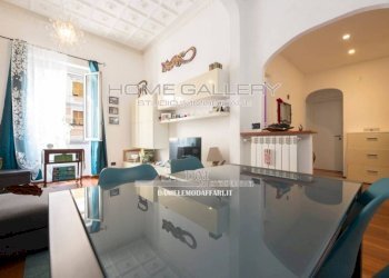 Soggiorno - Three-room apartment via Carlo Barabino, Genova (neighborhood Foce) - photo 5