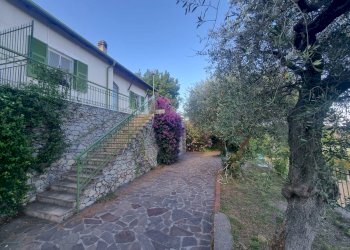 Foto 35 - Four-room apartment Via per Olle
 
40, Finale Ligure - photo 35