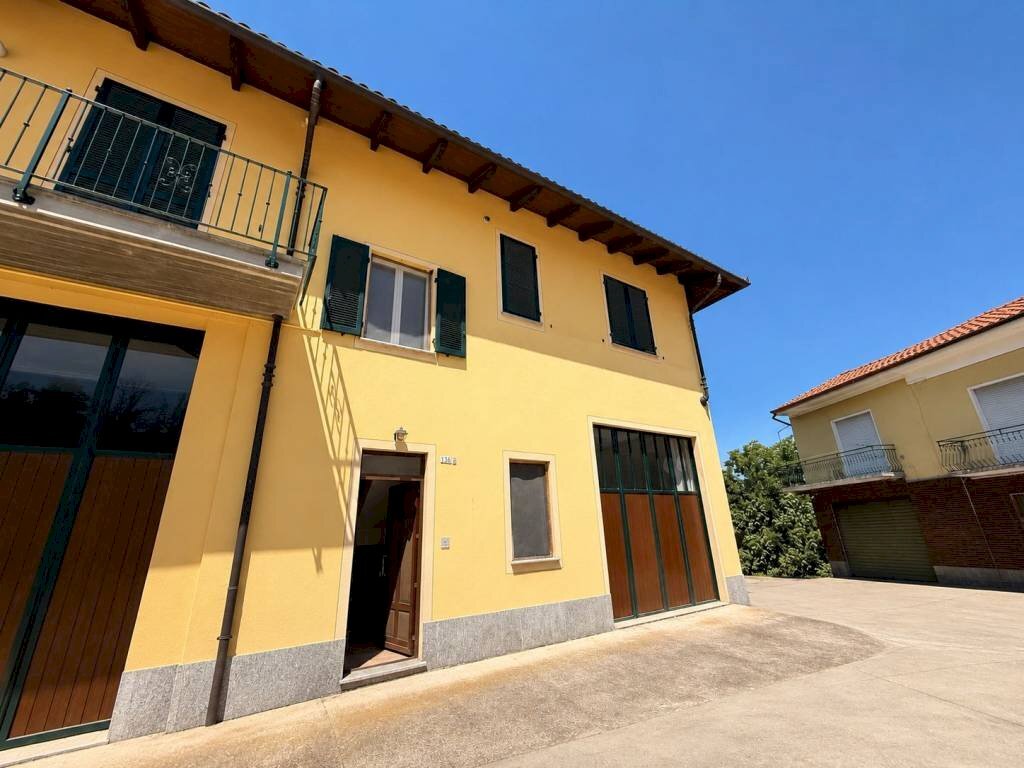 Facciata - Villa Frazione San Rocco, 163, Montaldo Roero - foto 1