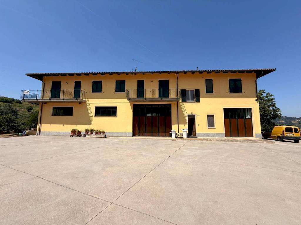 Facciata - Villa Frazione San Rocco, 163, Montaldo Roero - foto 3