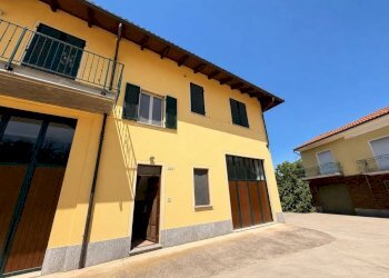 Facciata - Villa Frazione San Rocco, 163, Montaldo Roero - foto 1