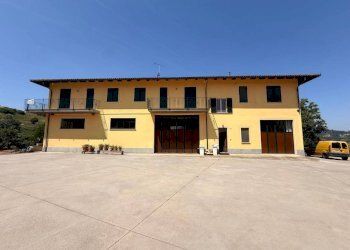 Facciata - Villa Frazione San Rocco, 163, Montaldo Roero - foto 3