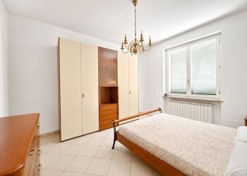 Camera da letto - Villa Frazione San Rocco, 163, Montaldo Roero - foto 9
