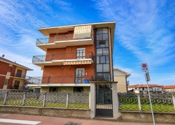 Facciata - Four-room apartment via Alessandro Volta, 8, Carmagnola - photo 1