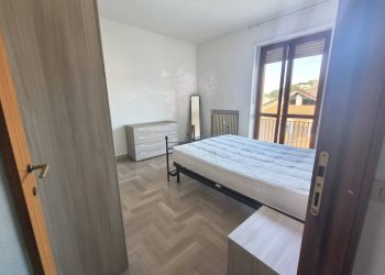Camera da letto - Three-room apartment via Alba, Mondovì - photo 2
