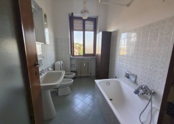Bagno - Three-room apartment via Alba, Mondovì - photo 4