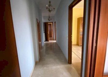 Corridoio - Three-room apartment via Alba, Mondovì - photo 14