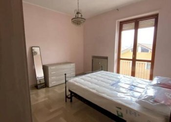 Camera da letto - Three-room apartment via Alba, Mondovì - photo 17