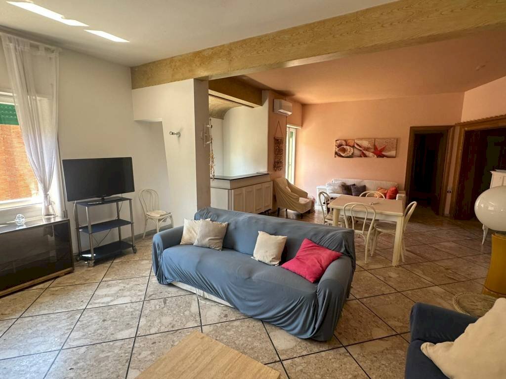 Salone - Four-room apartment via 21 Aprile, Anzio - photo 2