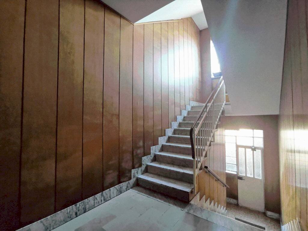 Interno palazzo - Three-room apartment via Vittorio Zanellato, 23, Venaria Reale - photo 3