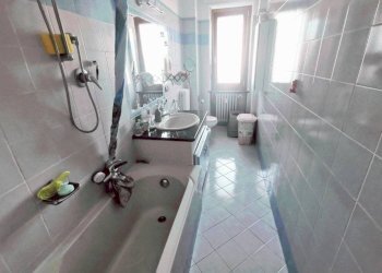 Bagno - Three-room apartment via Vittorio Zanellato, 23, Venaria Reale - photo 14