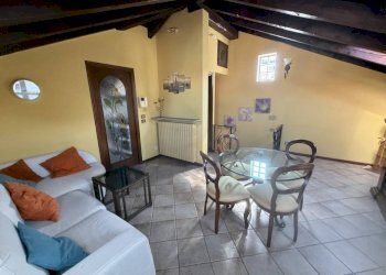 Soggiorno - Four-room apartment Costa San Sebastiano, 14, Biella - photo 15