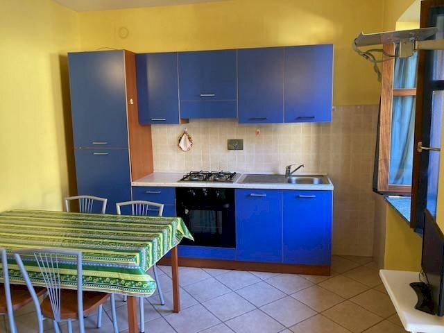 Cucina - Bilocale via Maestra, 50, Bobbio Pellice - foto 1