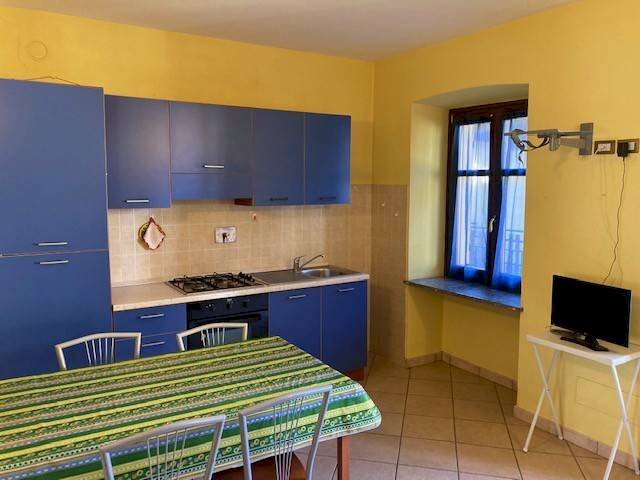 Cucina - Bilocale via Maestra, 50, Bobbio Pellice - foto 2