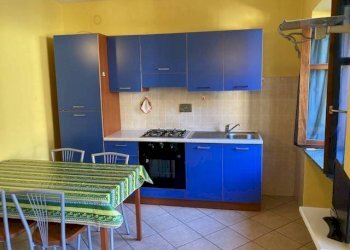 Cucina - Bilocale via Maestra, 50, Bobbio Pellice - foto 1
