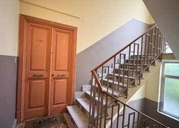 Interno palazzo - Two-room apartment via Legnano 25, Sanremo - photo 19