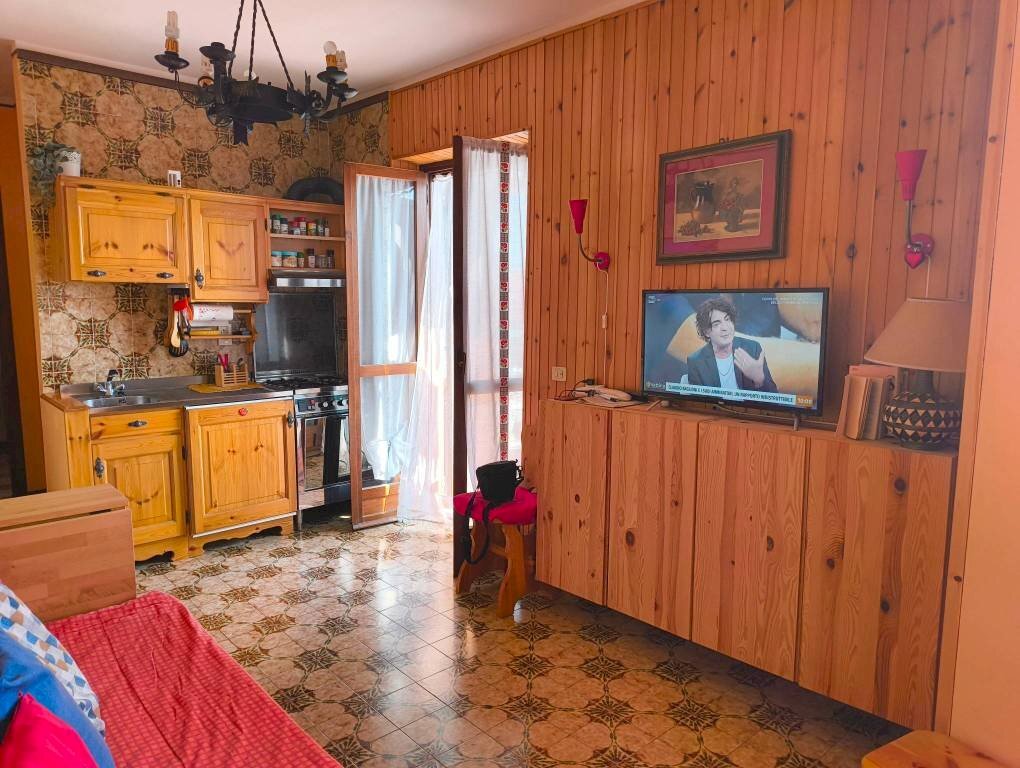 Soggiorno - Appartamento viale Pianfei, 48, Roburent - foto 1