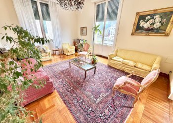appartamento con balconi in vendita genova centro  - Appartamento piazza della Vittoria, Genova (zona Foce) - foto 1