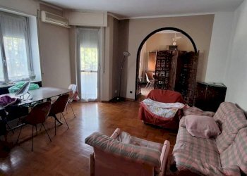 Salone - Three-room apartment via Feltre, Milano (neighborhood Lambrate) - photo 4