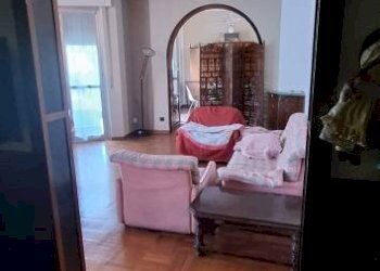 Camera da letto - Three-room apartment via Feltre, Milano (neighborhood Lambrate) - photo 11