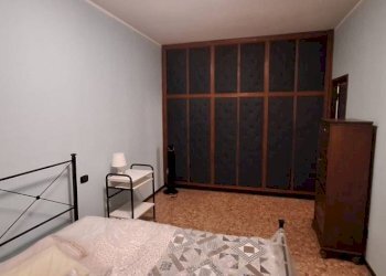 Camera da letto - Three-room apartment via Feltre, Milano (neighborhood Lambrate) - photo 15