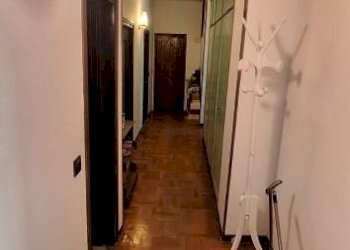 Corridoio - Three-room apartment via Feltre, Milano (neighborhood Lambrate) - photo 21