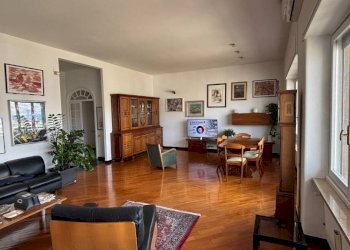 Salone - Appartamento piazza Raffaele Rossetti, 5, Genova (zona Foce) - foto 3