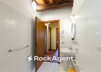 Bagno - Three-room apartment via Cerroni, Montaione - photo 15
