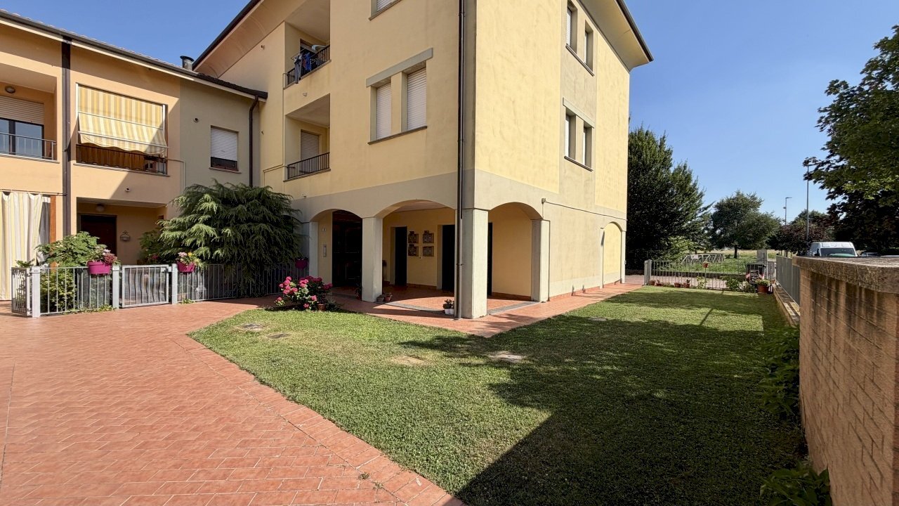 Facciata - Bilocale via Costruttori di pace 3, Galliera - foto 3