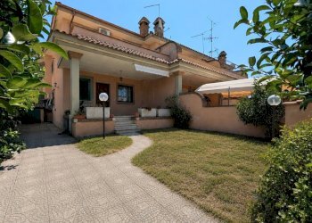 1000086540 - Three-family Villa Via Della vergine 11, Ardea - photo 2