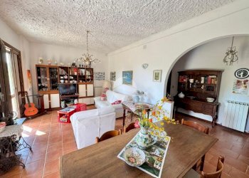 Independent house Via Nino Bixio, Carro - photo 5