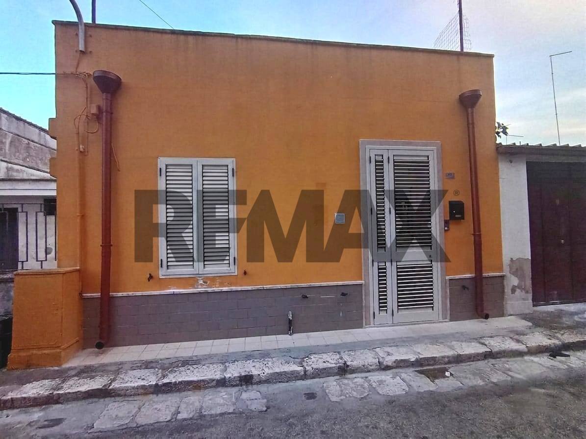 Casa all\'aperto - Casa indipendente Via Venezia Giulia
 
61, San Pietro Vernotico - foto 1