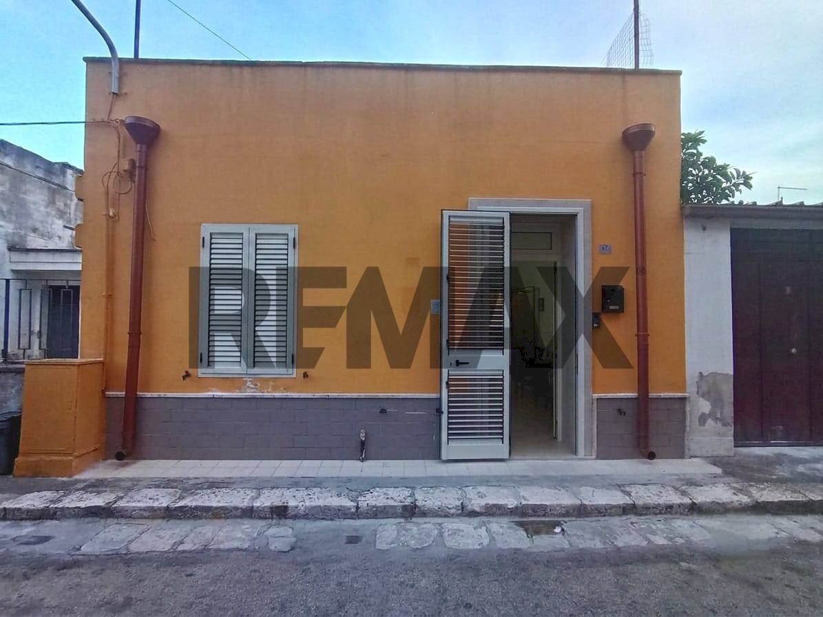 Casa all\'aperto - Casa indipendente Via Venezia Giulia
61, San Pietro Vernotico - foto 2
