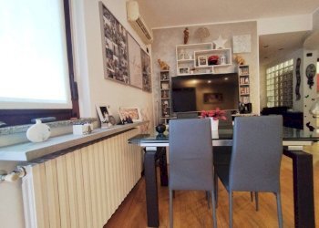 Salone - Three-room apartment via Montrasi, Bollate - photo 9