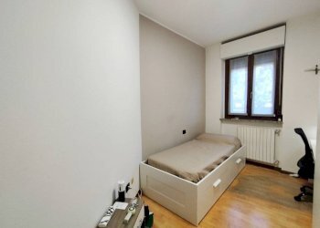 Camera da letto - Three-room apartment via Montrasi, Bollate - photo 17