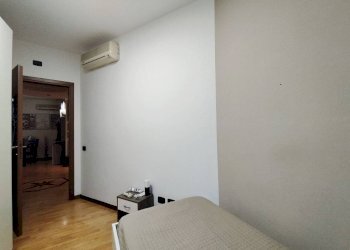 Camera da letto - Three-room apartment via Montrasi, Bollate - photo 19
