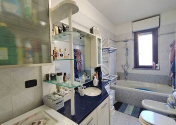 Bagno - Three-room apartment via Montrasi, Bollate - photo 20