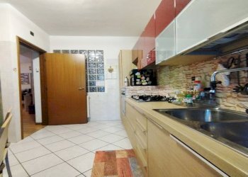 Cucina - Trilocale via Montrasi, Bollate - foto 15